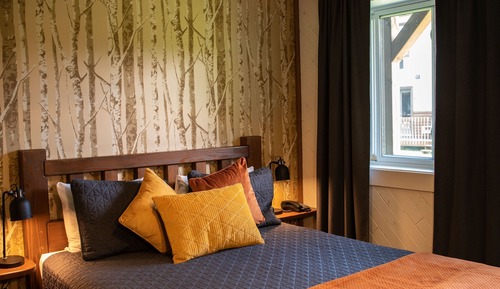 Comfort Room, 1 Queen Bed (Alouette)