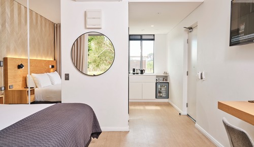 Deluxe Room, 1 King Bed, Accessible, Terrace