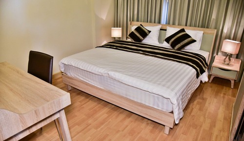 Deluxe Apartment
