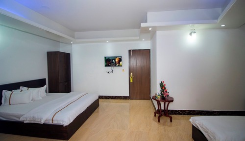 Deluxe Suite