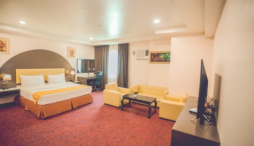 Standard Suite, 1 Queen Bed