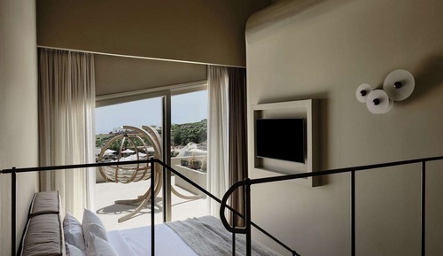 Executive Villa with Infinity Pool