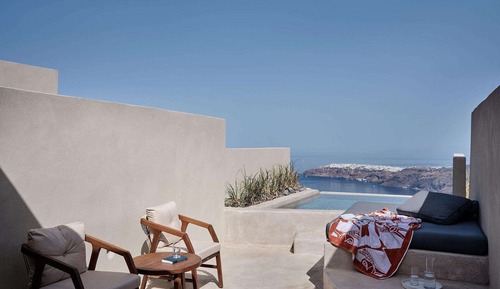 Finesse Suite with Infinity Pool