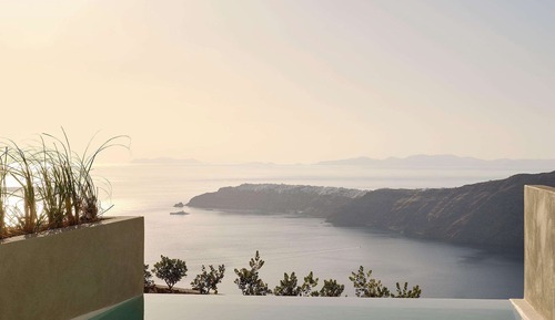 Cozy Suite with Infinity Pool