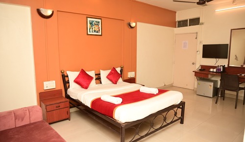 Elite Double Room, 1 Bedroom, Non Smoking, Refrigerator (Airconditioned)