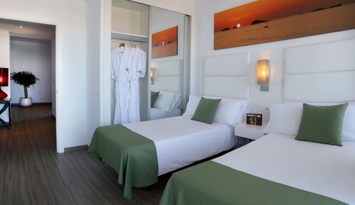 Deluxe Apartment, 2 Bedrooms, Partial Sea View (2 Adults)