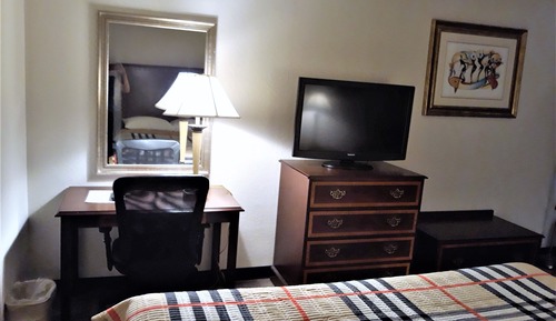 Basic Room, 1 King Bed, Non Smoking