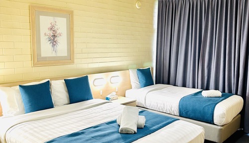 Double or Twin Room, Multiple Beds, Poolside