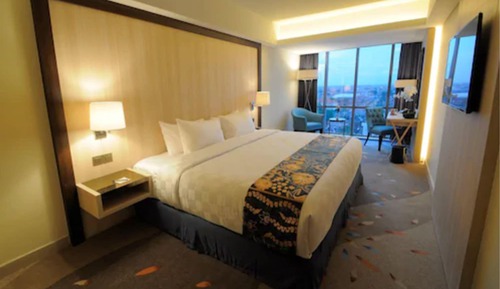 Deluxe King Room
