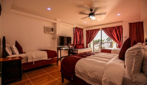 Oceanview Family Room 2 Queen & 1 Single Bed