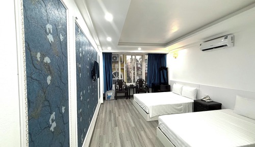 Family Room, Balcony, City View