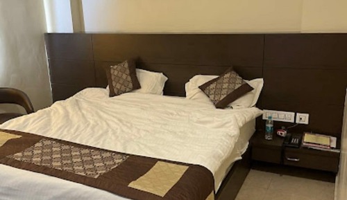 Deluxe Room, 1 Queen Bed, City View