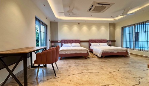 Standard Twin Room