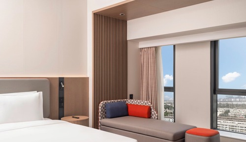 Standard Room, 1 King Bed (Extra Floor Space)