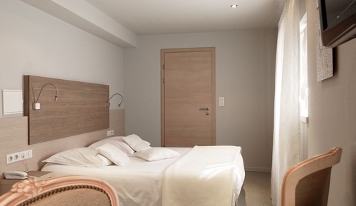 Classic Double Room (4)