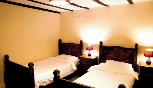Classic Twin Room