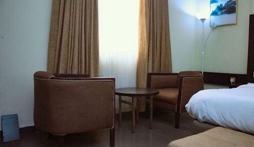 Deluxe Double Room, 1 Double Bed, Roll-in Shower, Garden View