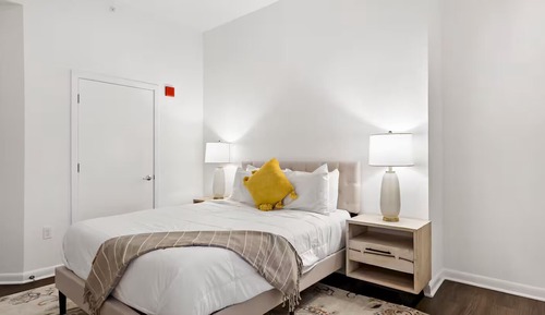 Luxury Apartment, 2 Bedrooms, Pets Allowed, City View