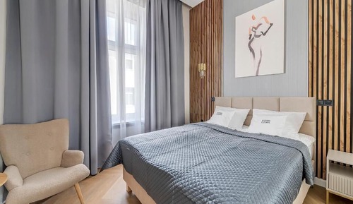 Luxury Apartment, Courtyard View