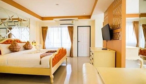 Deluxe Room, 1 King Bed, City View