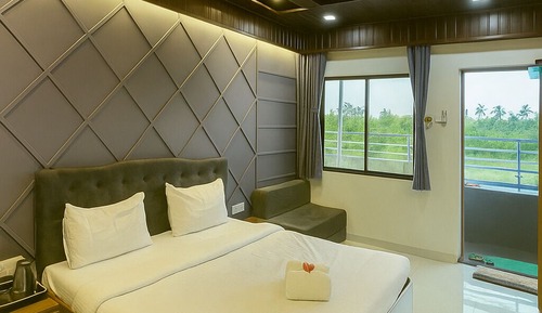 Deluxe Single Room, Private Bathroom, Lakeside