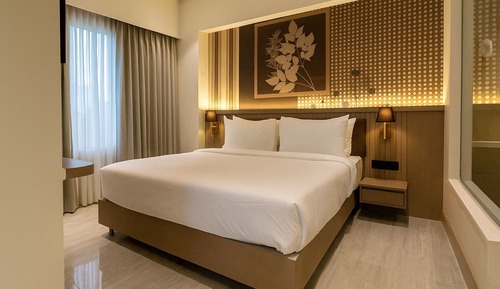 Executive Suite, Non Smoking, City View