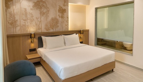 Superior Single Room, 1 King Bed, City View