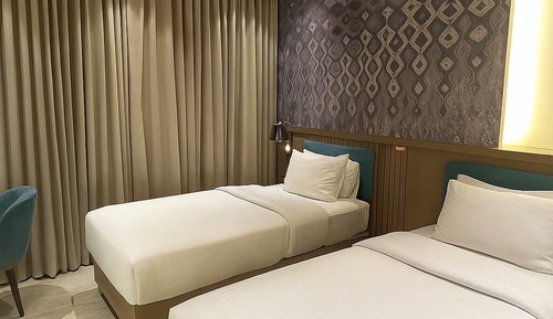 Superior Twin Room, City View