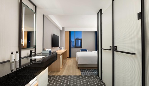 Superior Room, 1 King Bed, Non Smoking