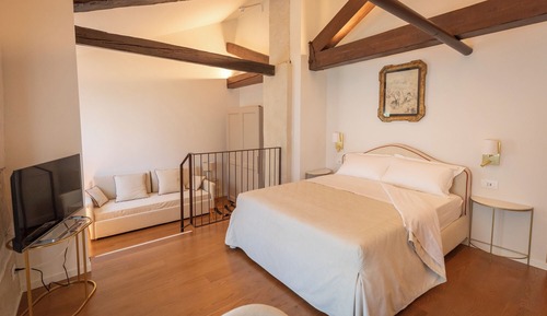Signature Apartment