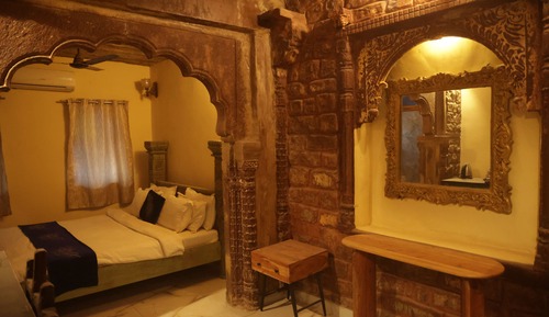 Design Suite, Balcony, Canal View