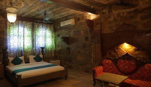 Executive Suite, Balcony, Courtyard View