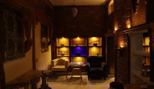 Deluxe Suite, Courtyard View