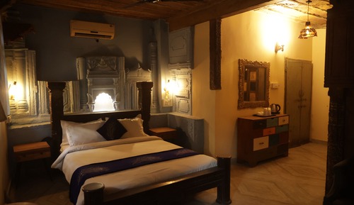 Executive Suite, City View