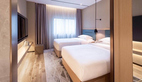 Classic Twin Room, City View