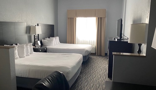 Suite, 2 Queen Beds, Garden View