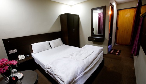 Deluxe Double or Twin Room, Private Bathroom