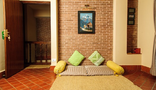 Comfort Studio, 1 Queen Bed, Balcony, Mountain View