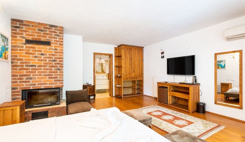 Elite Room