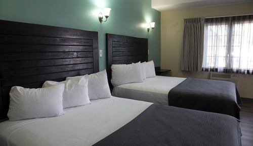 Room, 2 Queen Beds, Non Smoking