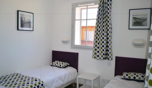3 Bedrooms house, 8 people