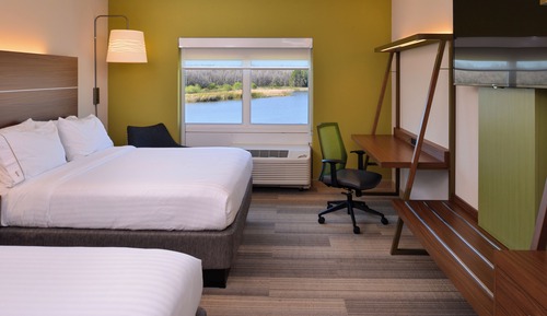 Standard Room, 2 Queen Beds, Lake View