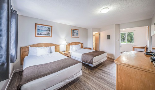 Standard Room, 2 Queen Beds, Kitchenette (Deluxe)