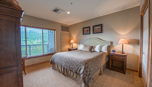 Deluxe Room, 1 King Bed (One Bedroom Condo)