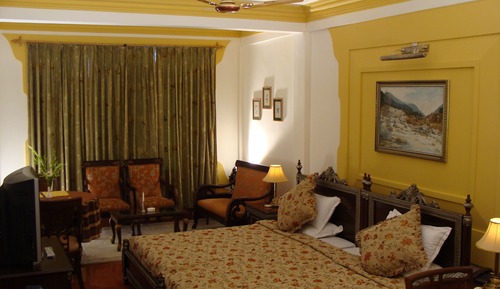Deluxe Suite, 1 King Bed, Bathtub, Valley View