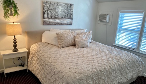 Deluxe Studio Suite