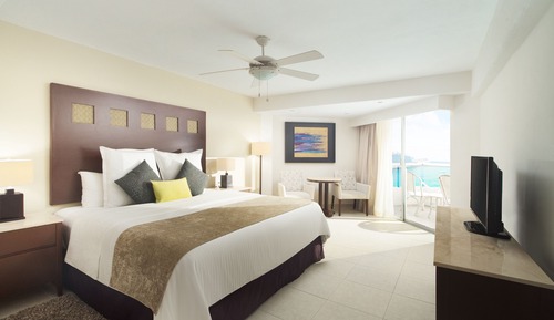 Deluxe Room Ocean Front Elite