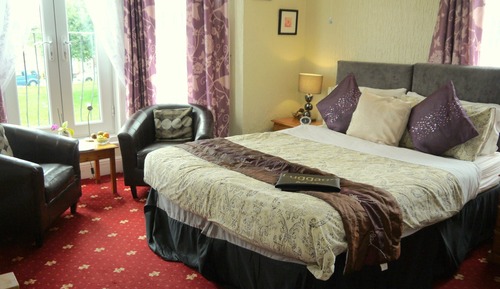 Deluxe Double or Twin Room, 1 Bedroom, Partial Sea View