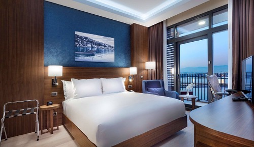 King, Suite, Multiple Beds, Bay View