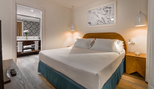 Junior Suite, Pool View (2 adults and 1 child)